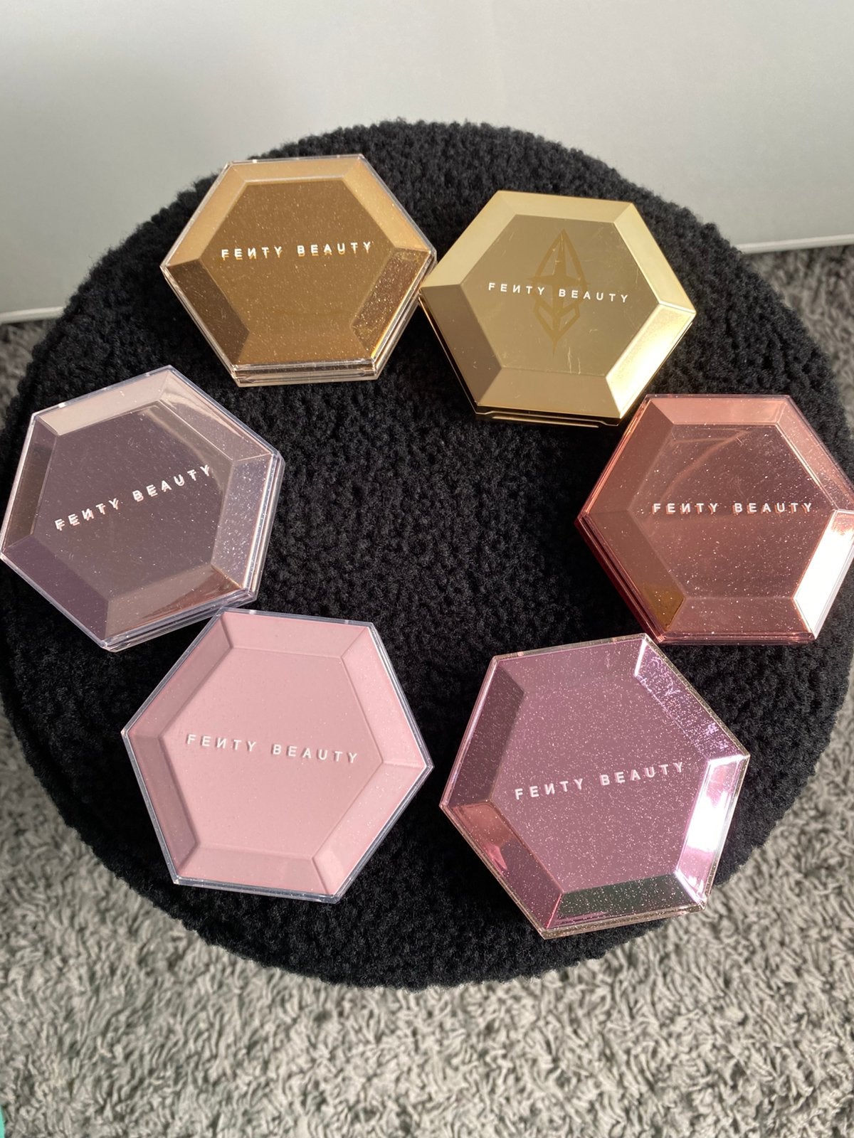 Fenty beauty highlighter diamond bombs, Ophalen, Overige kleuren, Gehele gezicht, Zo goed als nieuw