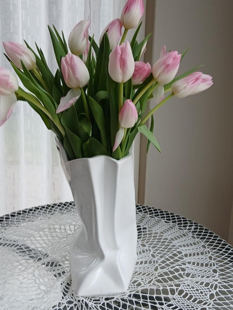 ZEER DECORATIEVE BLOEMENVAAS, Ophalen