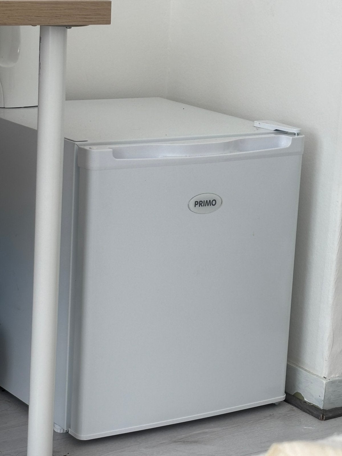 Mini koelkast 40L, Witgoed en Apparatuur, Vriezers en Diepvrieskisten, Ophalen, Zo goed als nieuw, Minder dan 60 cm, Minder dan 85 cm