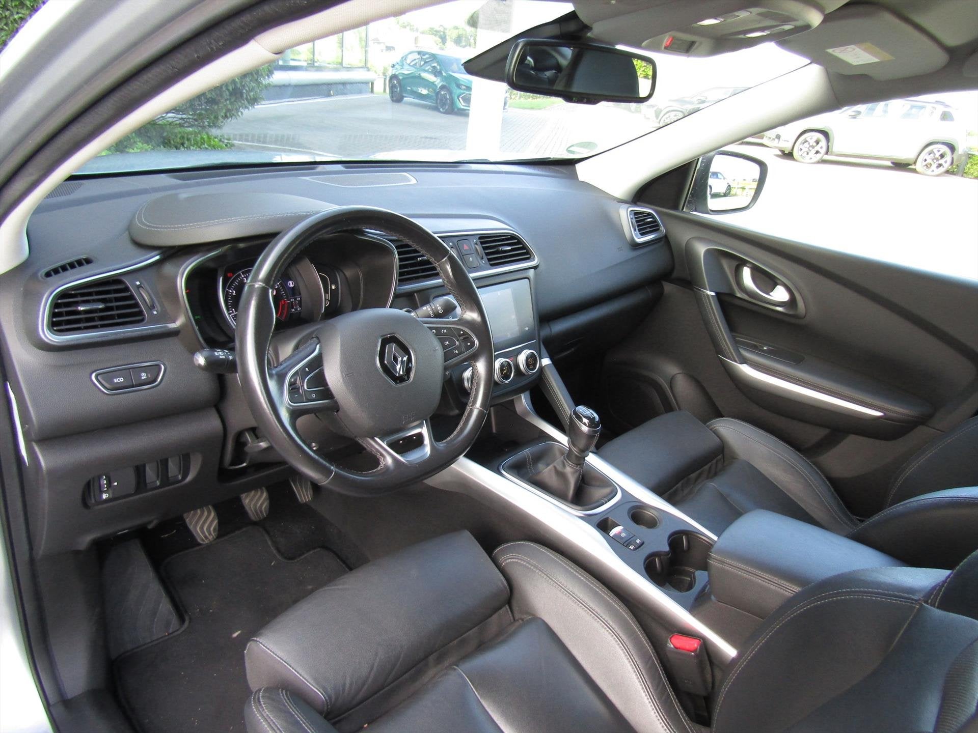 RENAULT Kadjar TCe 140pk GPF Intens / Trekhaak / Stoelverwar, Kadjar, Gebruikt, 4 cilinders, 700 kg