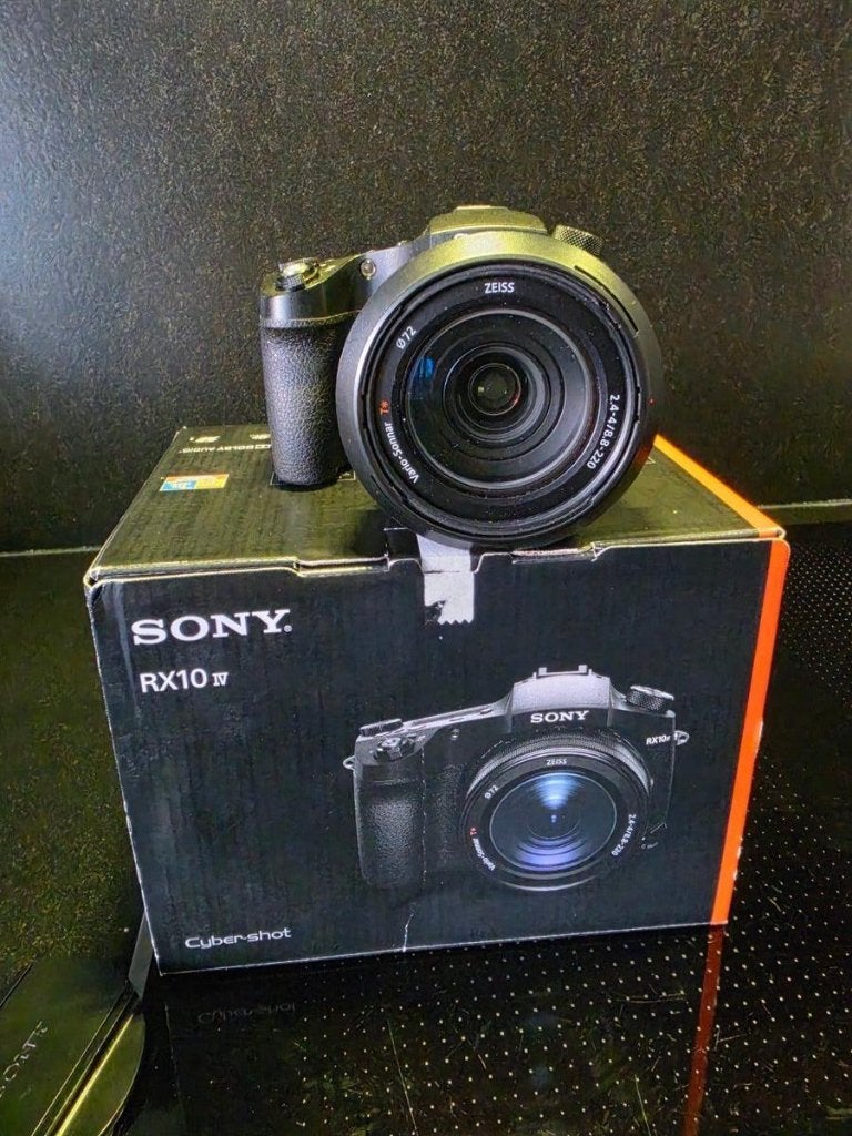 Foto 4 van Zo goed als splinternieuw - Sony RX10 IV Bridgecamera