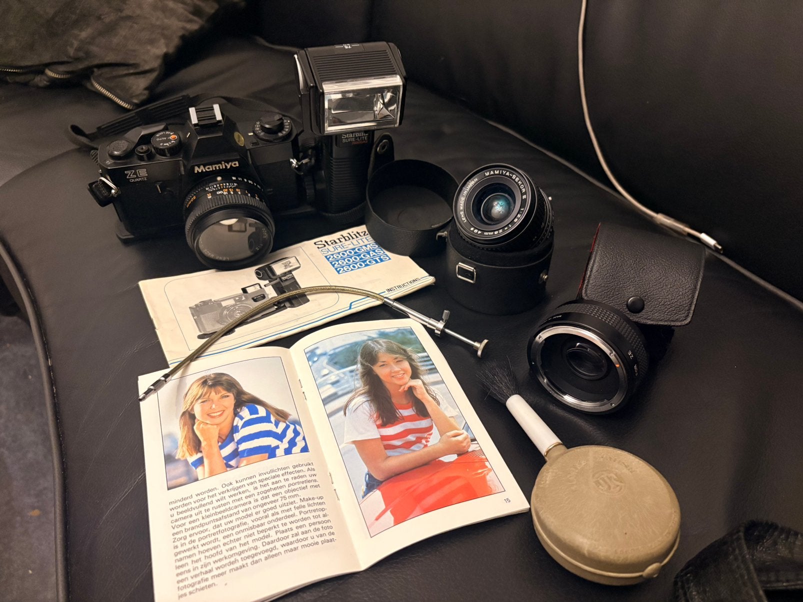 Vintage Mamiya ZE 35 mm spiegelreflexcamera: 50 mm lens, Ophalen of Verzenden, Zo goed als nieuw
