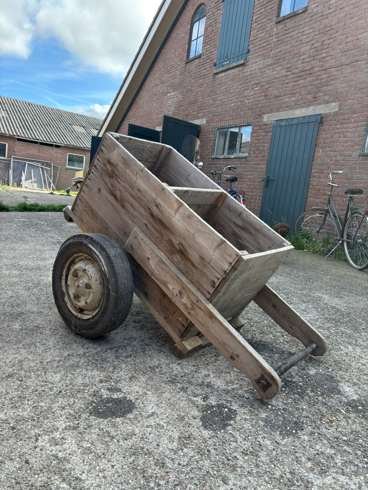 Houten kar, Ophalen, Zo goed als nieuw
