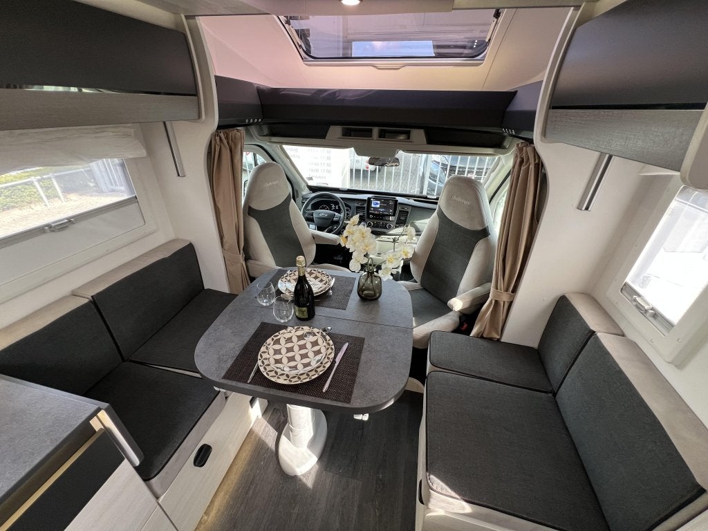 Challenger Graphite 337 GA ENKELE BEDDEN+HEFBED+FACE TO FACE, Caravans en Kamperen, Automaat, Ford, Vloeistofverwarming, 7 tot 8 meter