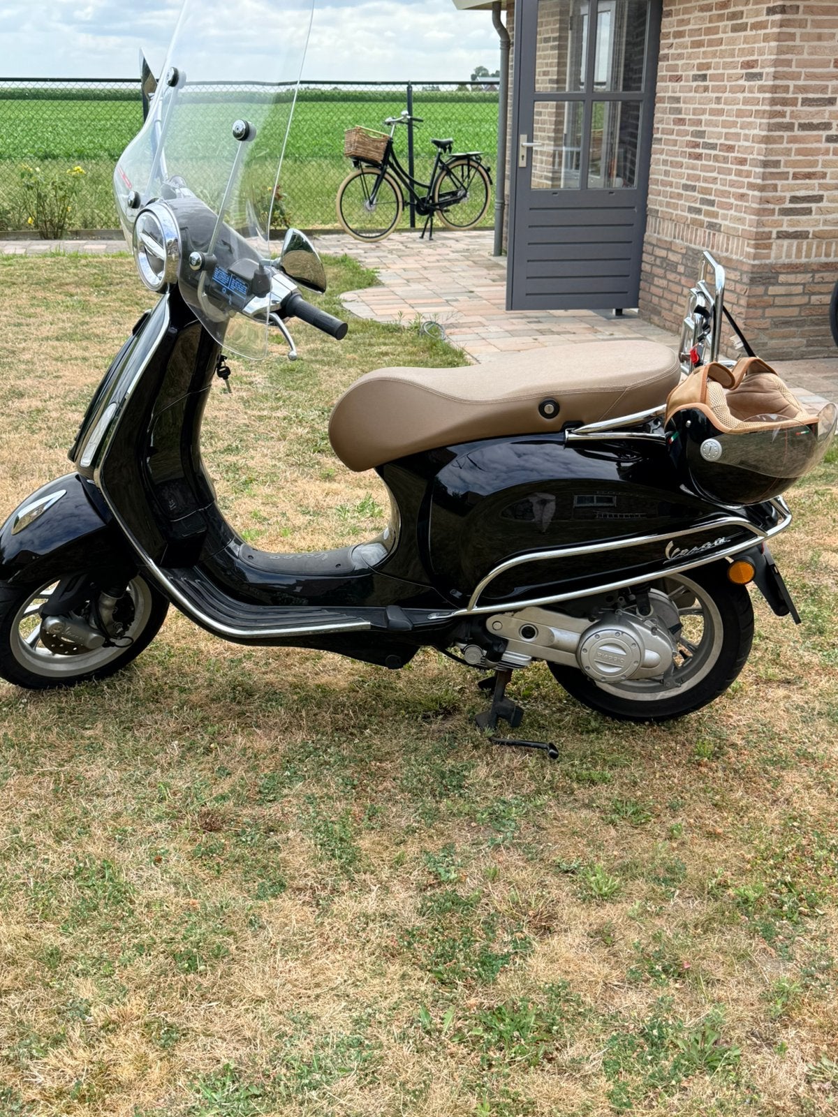 VESPA primavera 50 Nero vulkano, Fietsen en Brommers, Scooters | Vespa, Zo goed als nieuw, Overige modellen, Maximaal 45 km/u