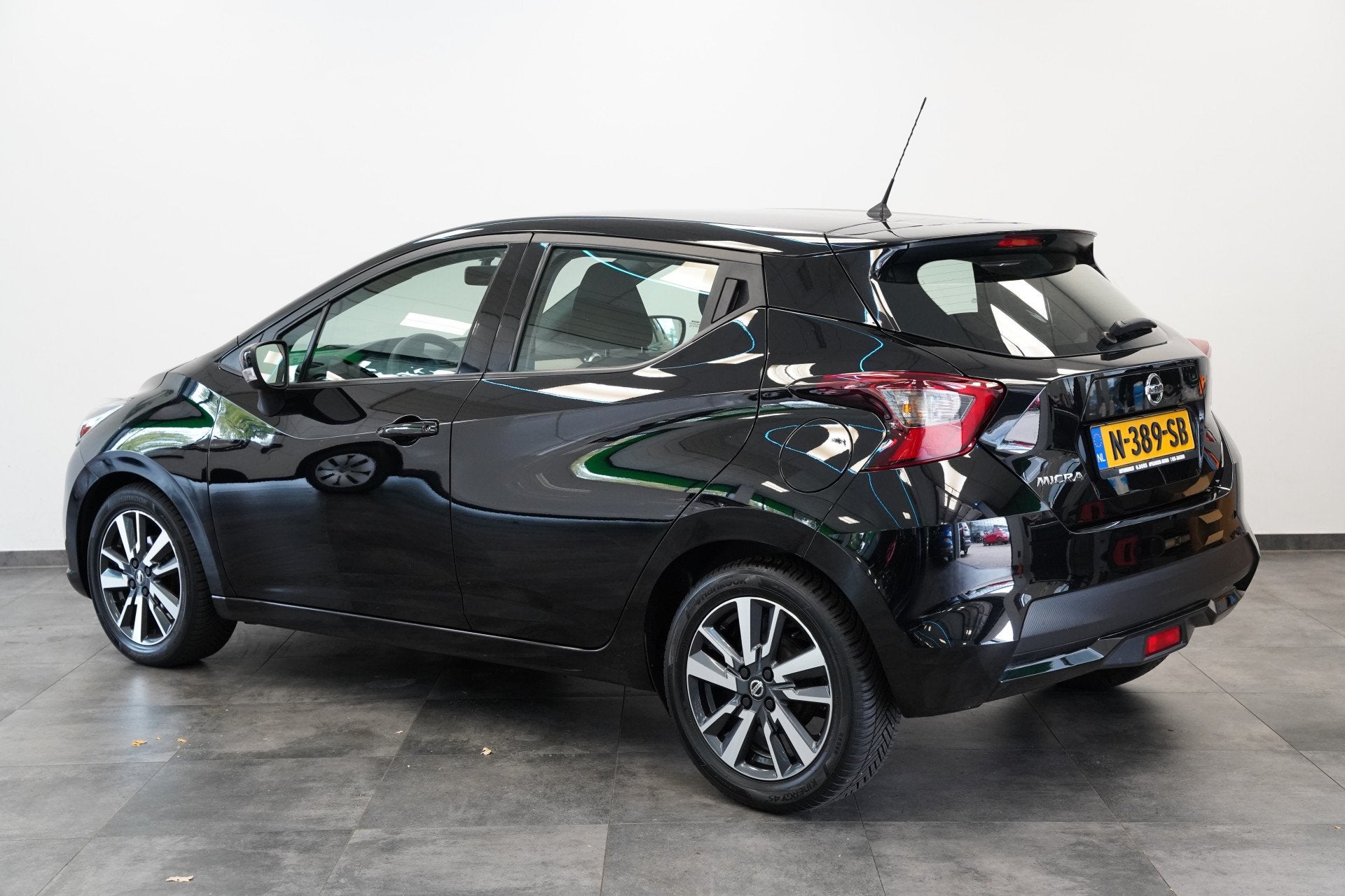 Nissan Micra 0.9 IG-T Acenta Carplay Airco CruiseControl, 898 cc, Stof, 525 kg, Zwart