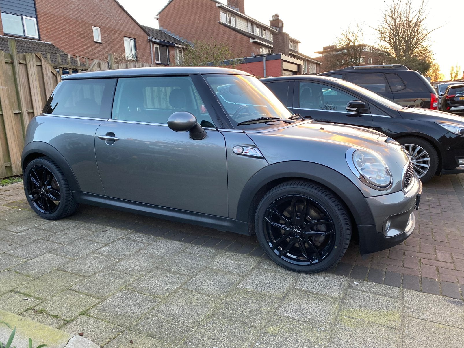 Mini 1.6 16V Cooper S 128KW 2008 Grijs, Auto's, Voorwielaandrijving, 4 cilinders, 4 stoelen, 49 €/maand