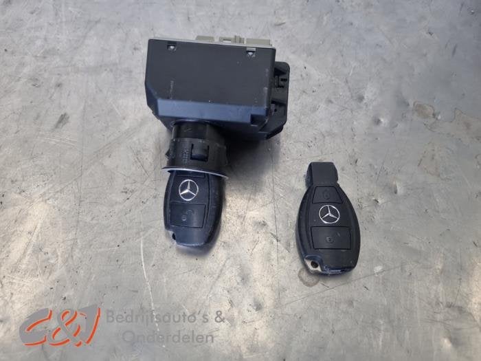 Kontaktslot + Sleutel van een Mercedes Vito, Gebruikt, -, Ophalen of Verzenden, -
