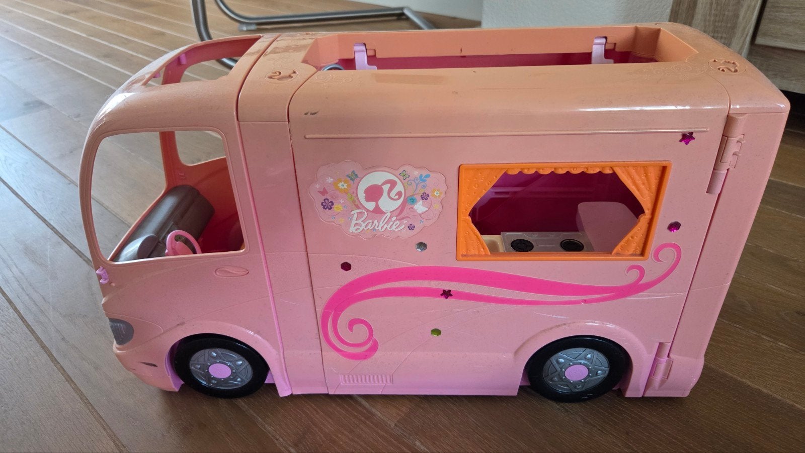 barbie spullen. bus, ambulance, scoorter, Ophalen