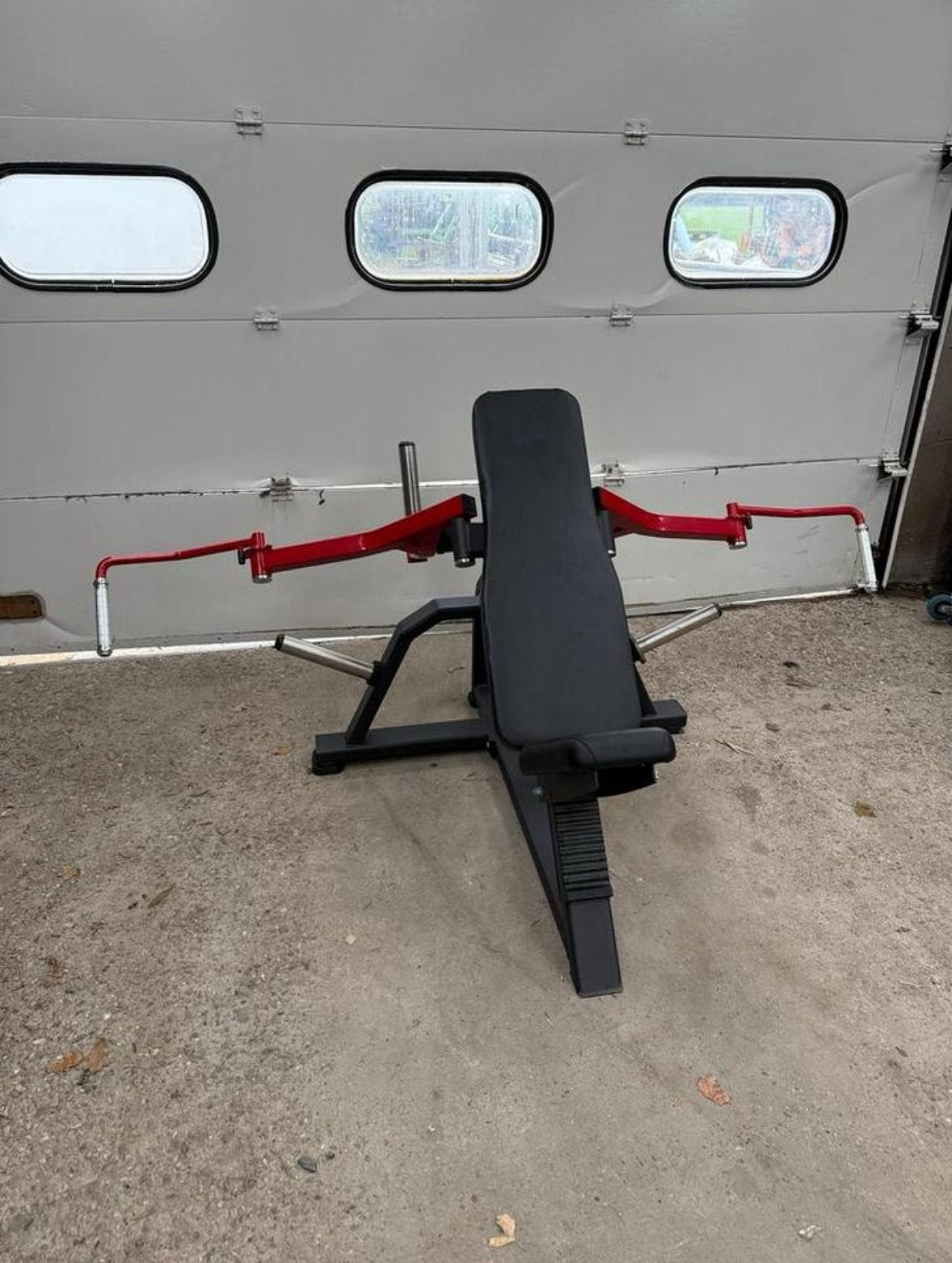 Plate loaded incline fly machine / fly / butterfly, Sport en Fitness, Fitnessmaterialen, Ophalen, Benen, Gebruikt, -