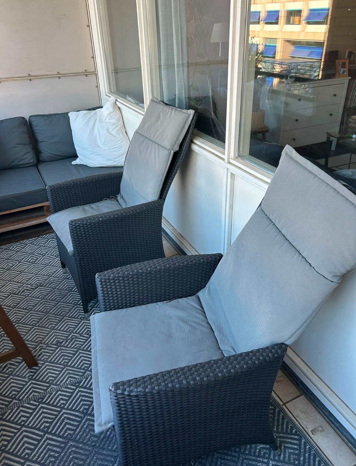 4 grijze tuinstoelen, Tuin en Terras, Ophalen, 4 zitplaatsen, Kunststof, Zo goed als nieuw