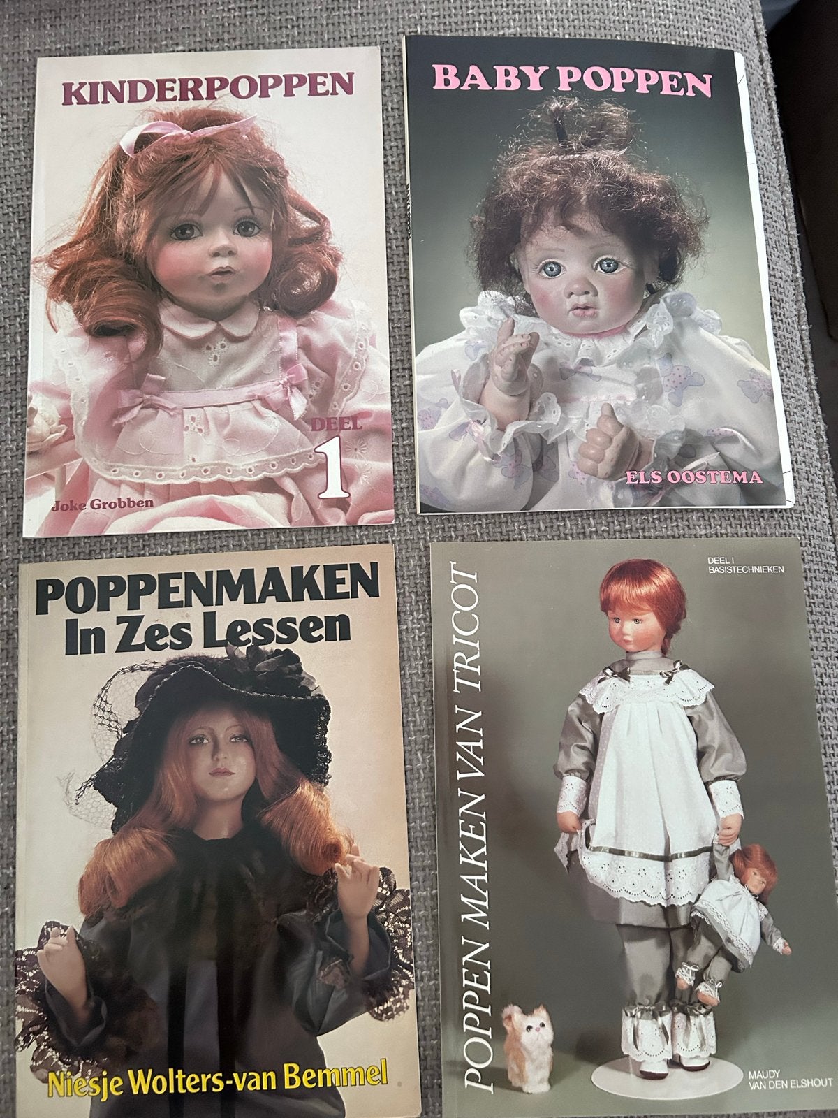 Vintage boeken over poppen maken, inclusief patronen, Ophalen of Verzenden, Gelezen, Poppen maken
