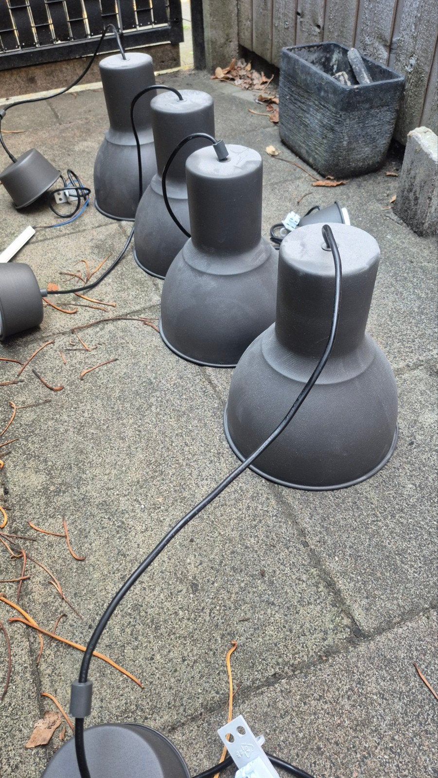 Set van 4 donkergrijze industriële hanglampen (Hektar ikea), Huis en Inrichting, Lampen | Hanglampen, Ophalen, Gebruikt, E27 (groot)