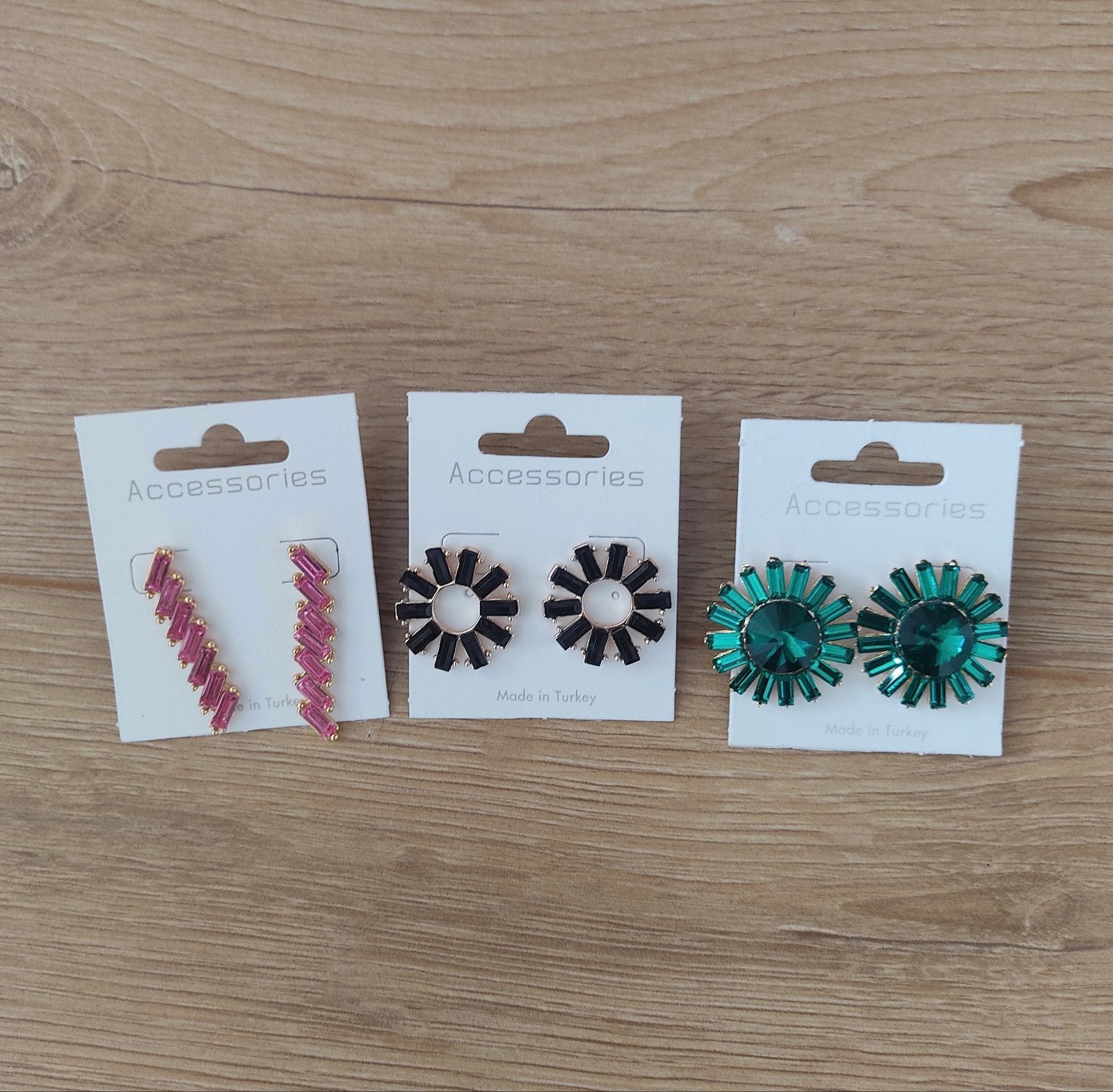 Drie paar oorbellen / stekers, Verzenden, Nieuw, Overige materialen, Knopjes of Stekers