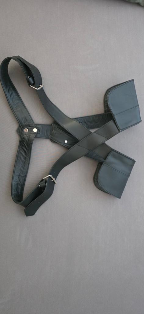Kinky Harnas, Verzenden, Zwart