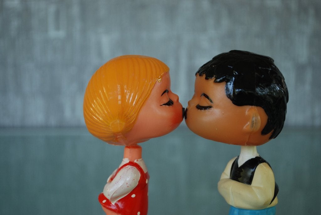Bobble heads figuren Kussend jongen en meisje CCCP Sovjet, Antiek en Kunst, Ophalen of Verzenden