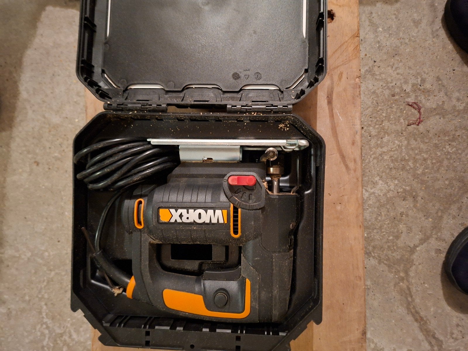 WORX WX477.1 Decoupeerzaag 550W in koffer, Doe-het-zelf en Verbouw, Ophalen of Verzenden