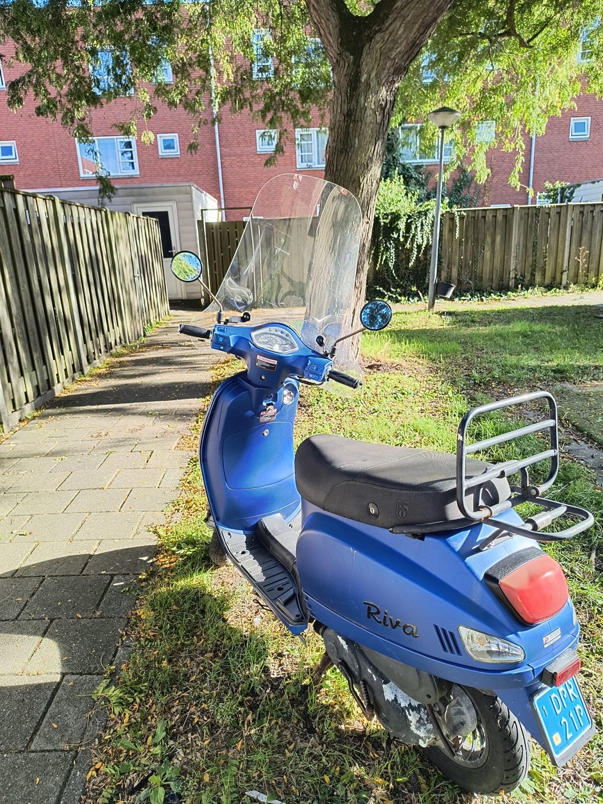 Blauwe Riva Scooter. Gebruikt, met windscherm, Gebruikt, Benzine, Ophalen, Overige merken
