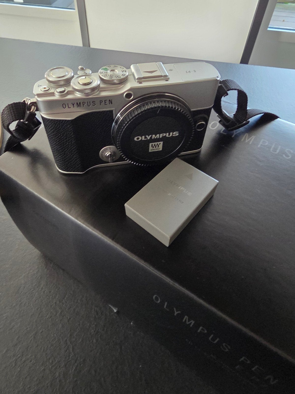 olympus pen E-P7 met 2 orginele Olympus lenzen, Ophalen, Bluetooth, Zo goed als nieuw, Olympus