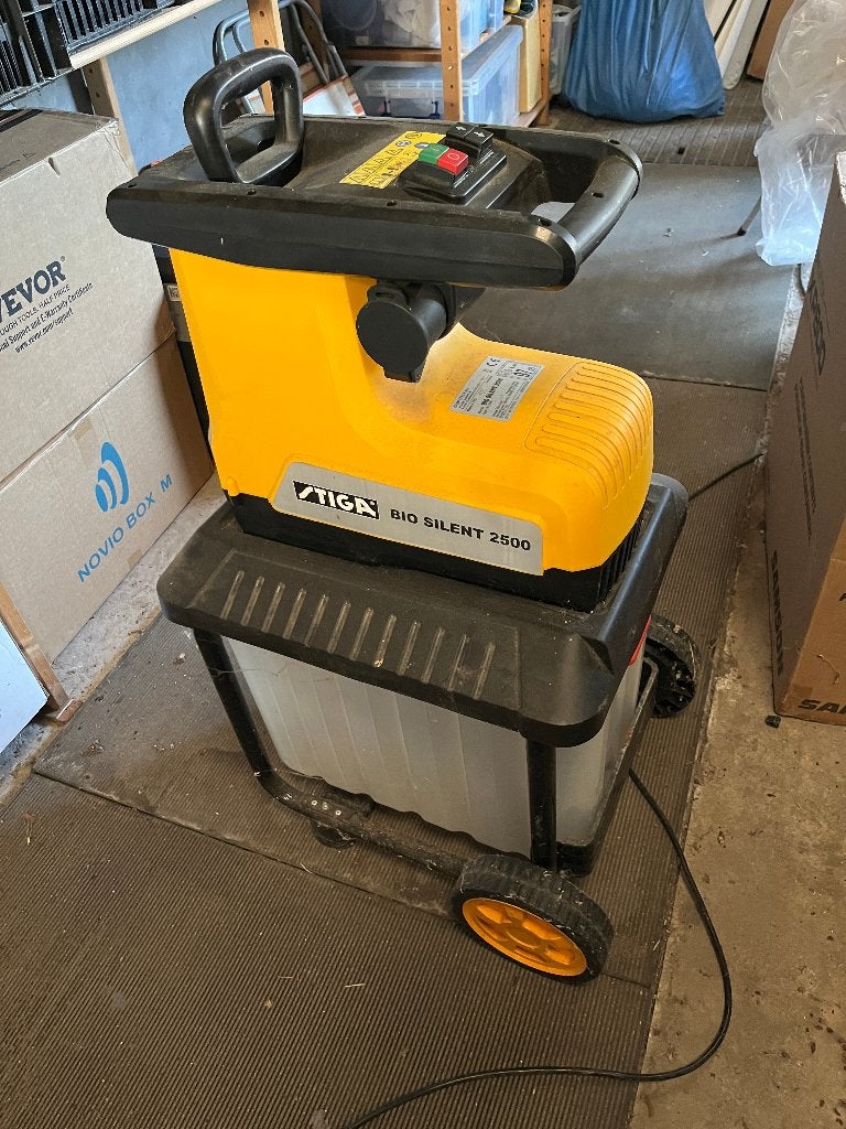 Elektrische hakselaar Bio Silent 2500, Tuin en Terras, Hakselaars, Ophalen, Gebruikt, Elektrisch, Stiga met opvangbak