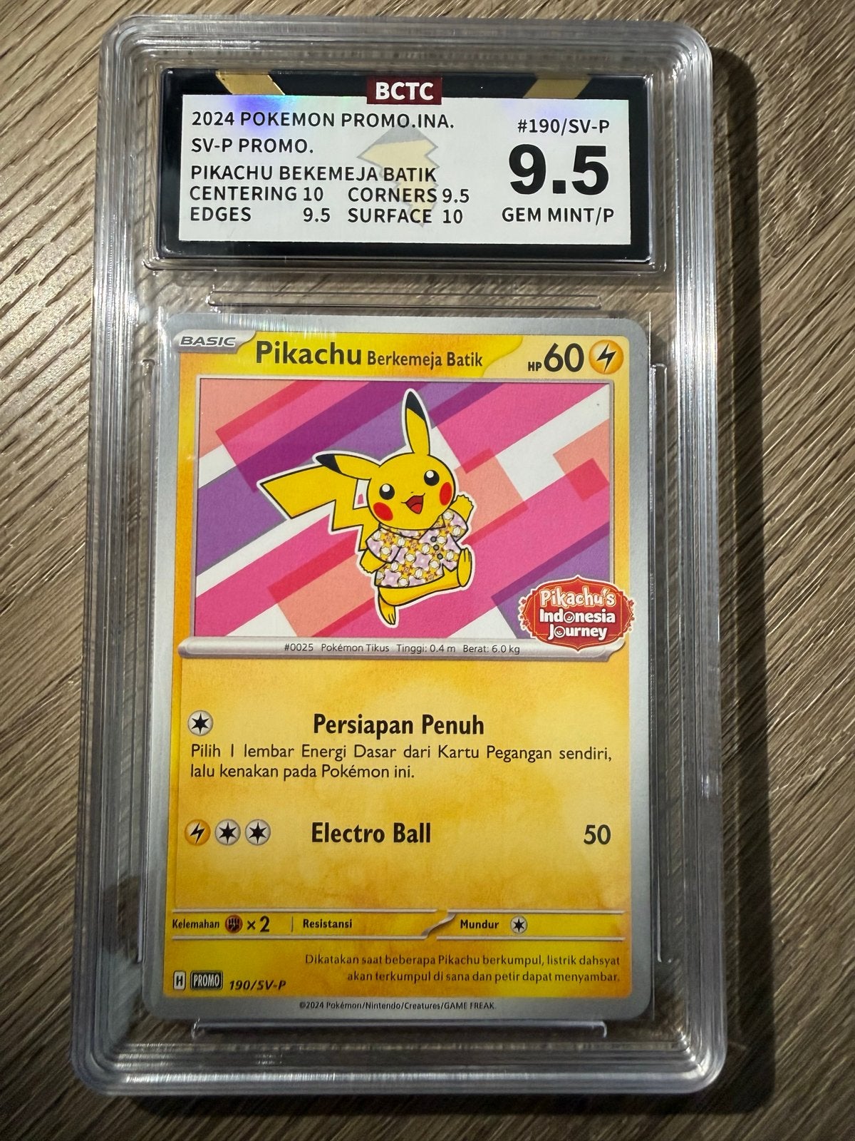 Pikachu Berkemeja Batik 2024 Promo BCTC 9.5 GEM MINT, Ophalen of Verzenden, Zo goed als nieuw, Losse kaart