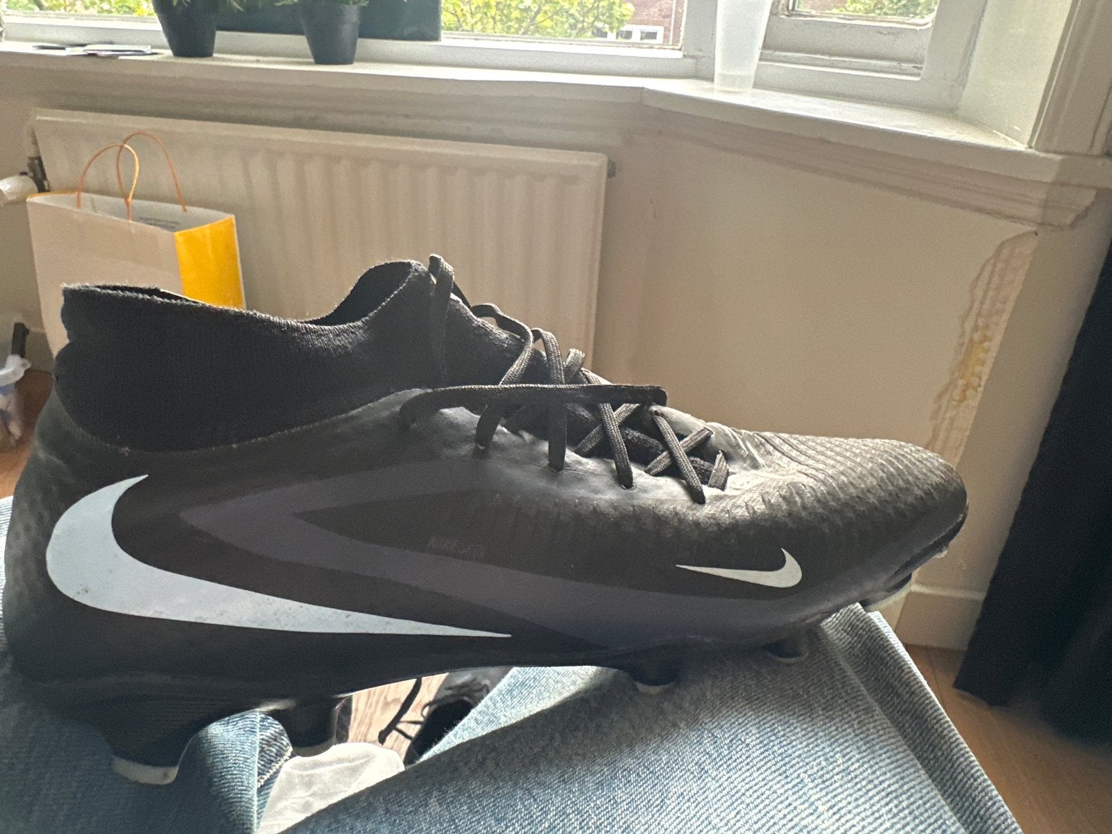 Nike Phantom voetbalschoenen - Maat 42 (valt klein), Maat XS of kleiner, Schoenen, Ophalen of Verzenden, Zo goed als nieuw