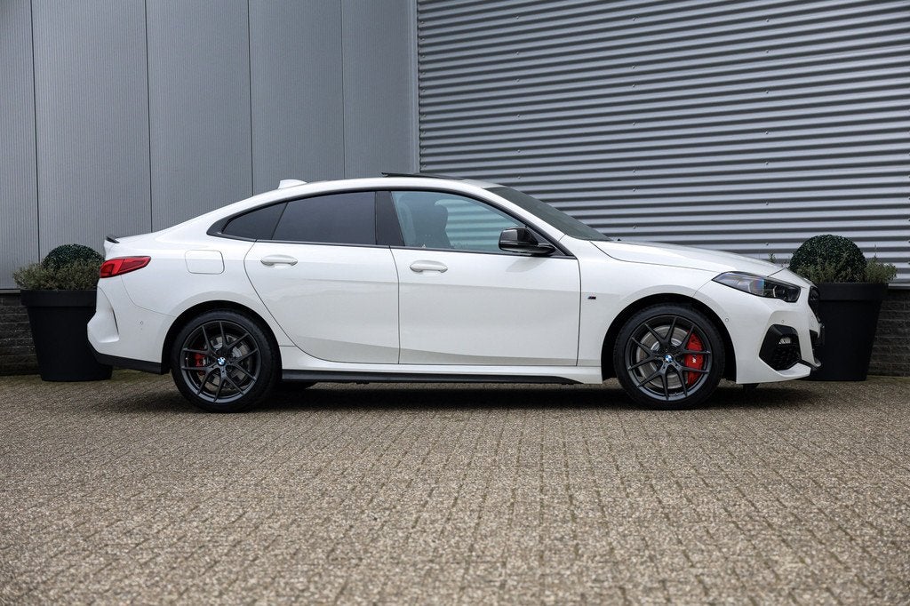 BMW 2 Serie Gran Coupé 218i M-Sport Pro NAP|Pano|ACC|Cam|Ke, Auto's, BMW, 136 pk, Gebruikt, 1350 kg, Leder en Stof