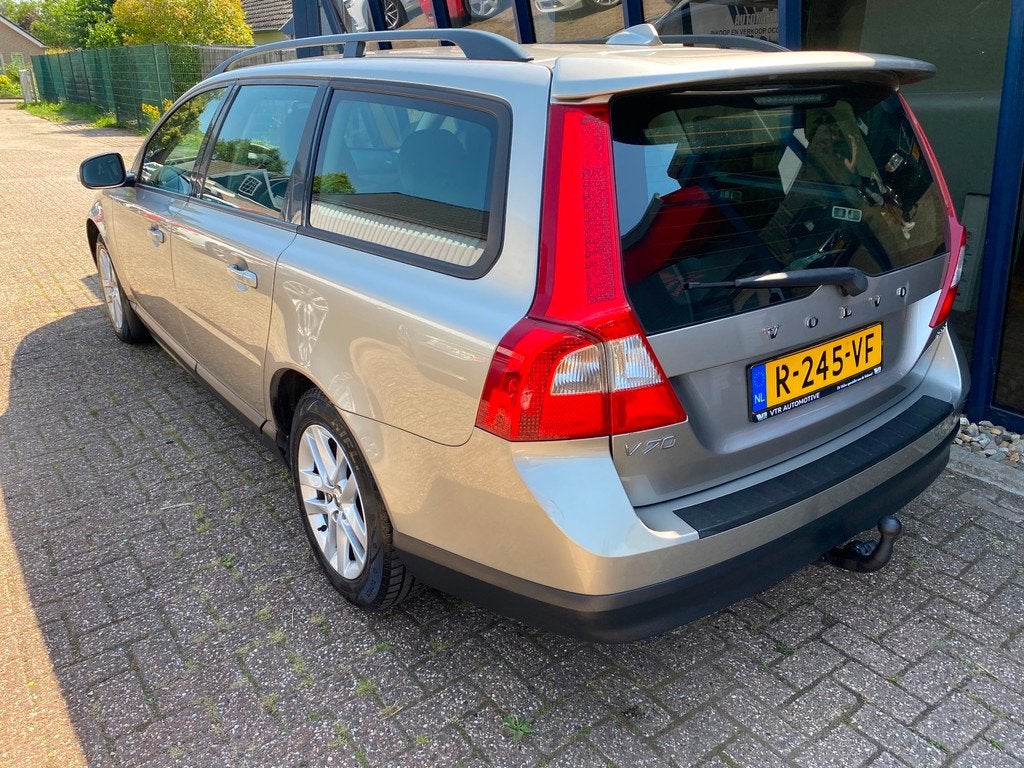 Volvo V70 2.5T Kinetic LPG G3 / TREKHAAK / YOUNGTIMER, Auto's, Voorwielaandrijving, Zwart, Stoelverwarming, Leder en Stof