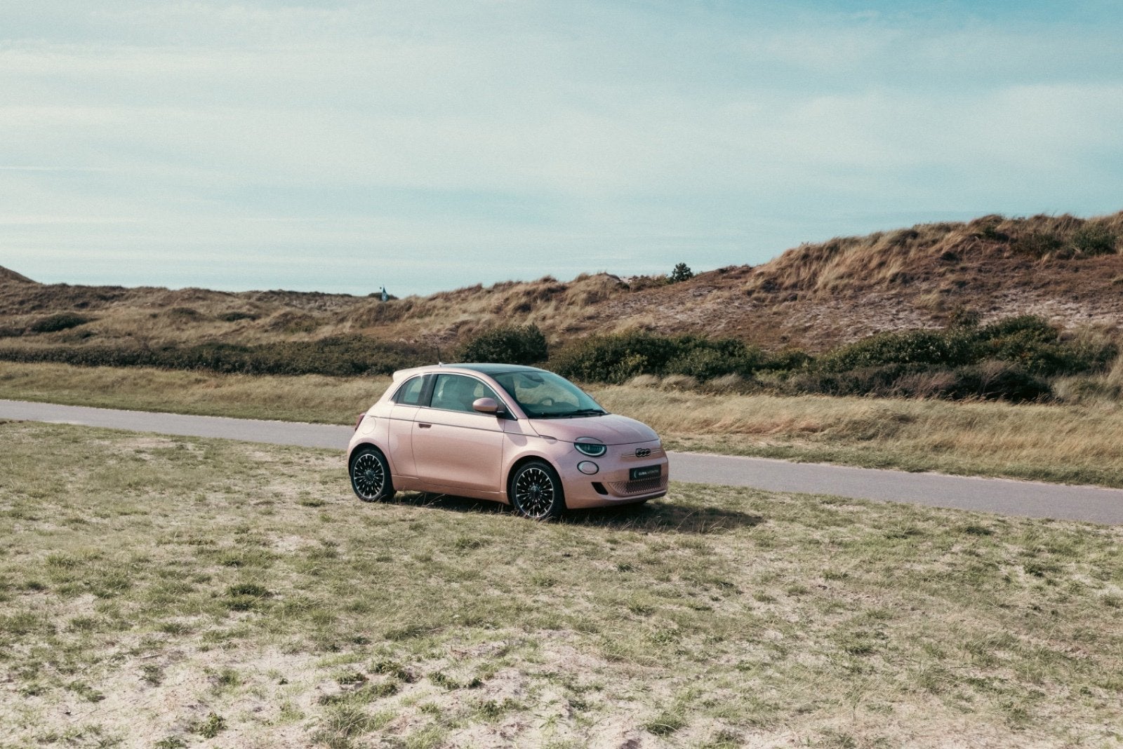 Fiat 500 3+1 La Prima 42 kWh - CARPLAY - PANORAMADAK - LEER, Auto's, Gebruikt, Overige kleuren, 4 stoelen, Leder