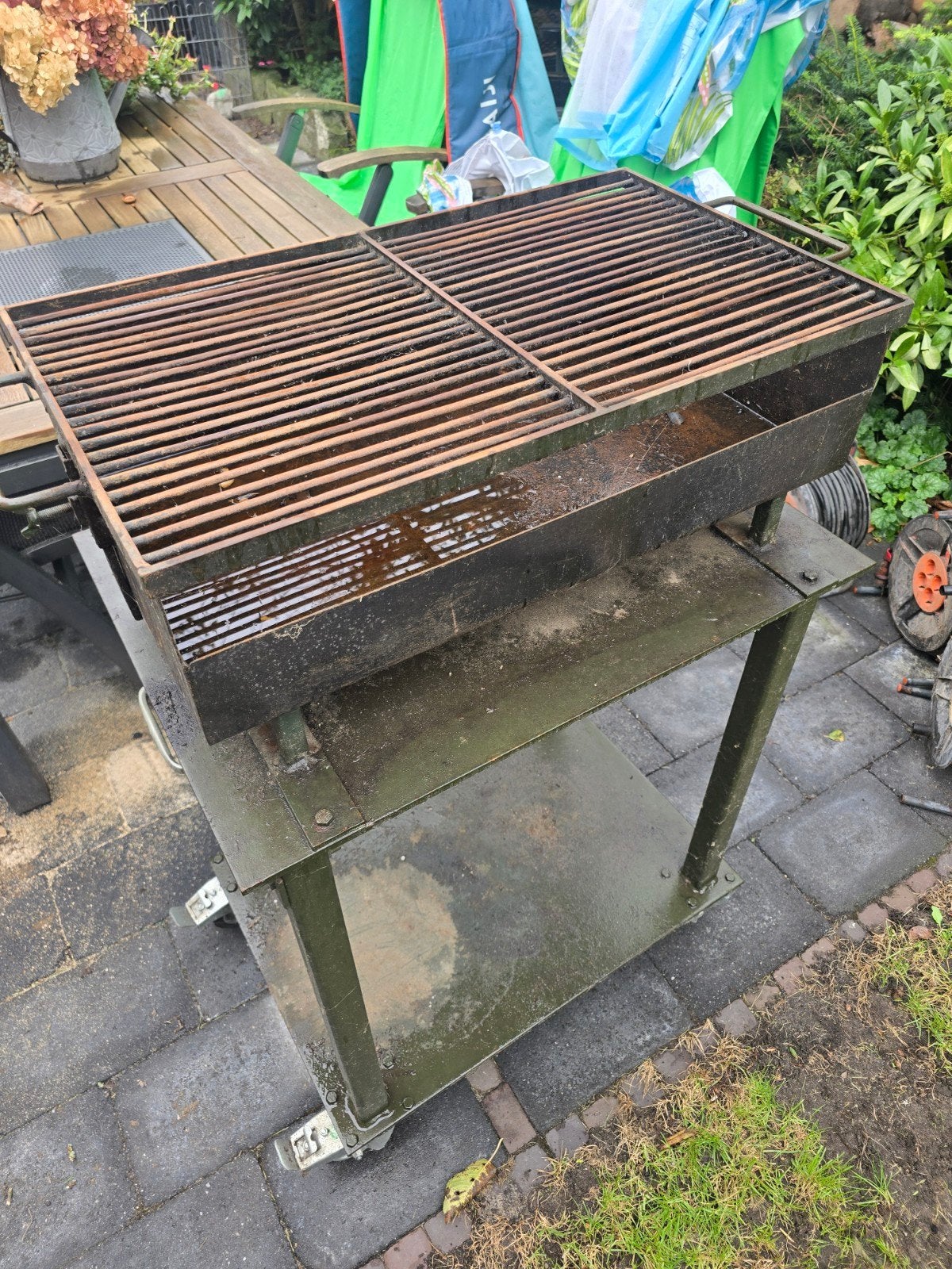 houtskool barbecue. rooster 66 x 40 cm. verrijdbaar, oer
deg, Tuin en Terras, Ophalen, Zo goed als nieuw