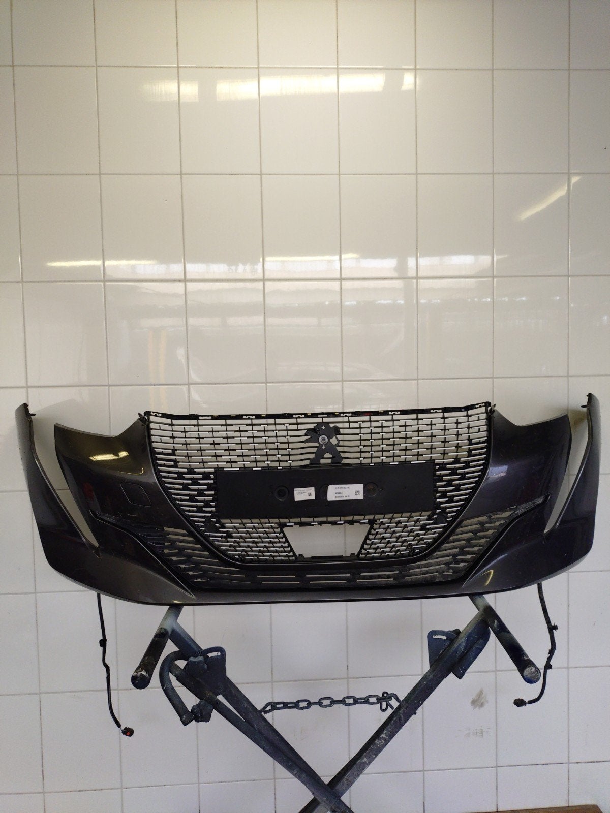 Voorbumper Peugeot 208 met nieuwe grill (2019-2023), T-linzer88@hotmail.com, Voor, Linzer autos, Nieuw