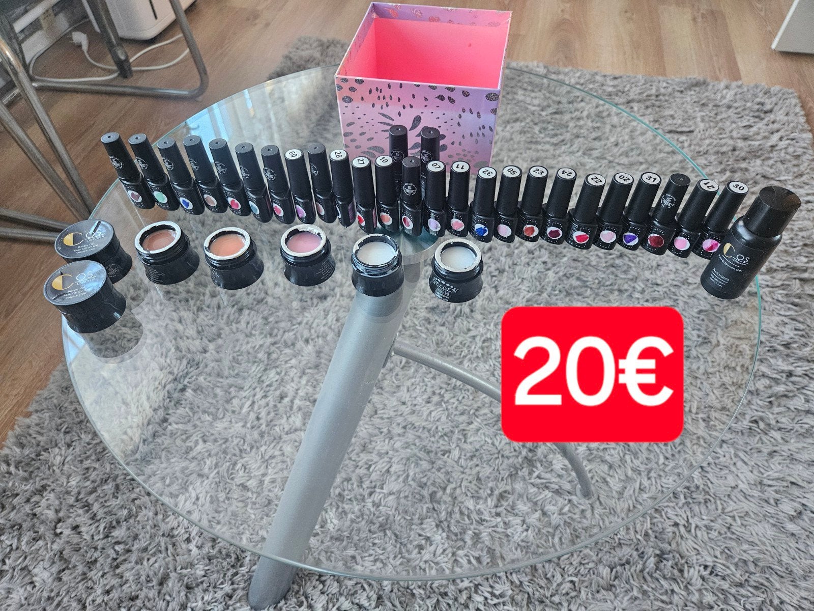 Haar verf, haar verzorging, body lotion...., Ophalen, Nieuw, Gehele gezicht