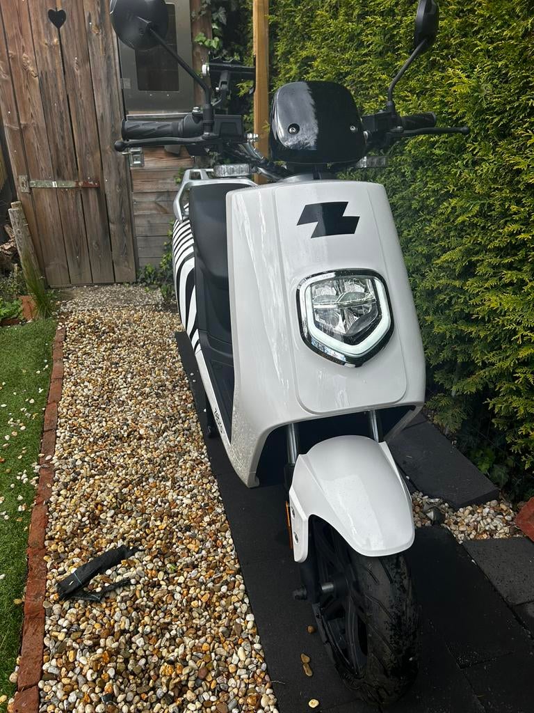 Elektrische scooter, Fietsen en Brommers, Ophalen, Zo goed als nieuw, Elektrisch