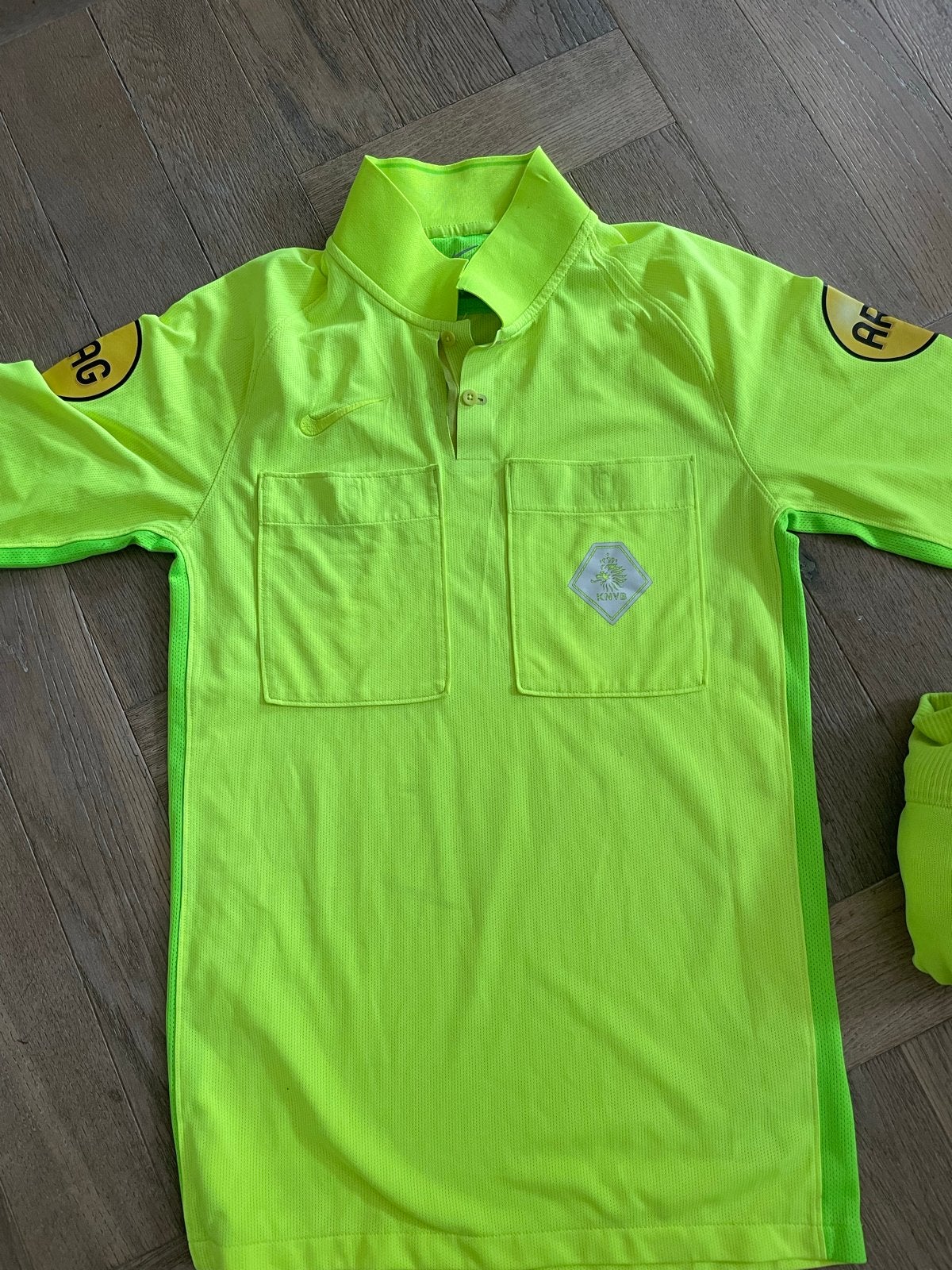 KNVB scheidsrechter shirts en trainingspak - Maat S/M, Maat S, Ophalen of Verzenden, Gebruikt, Set