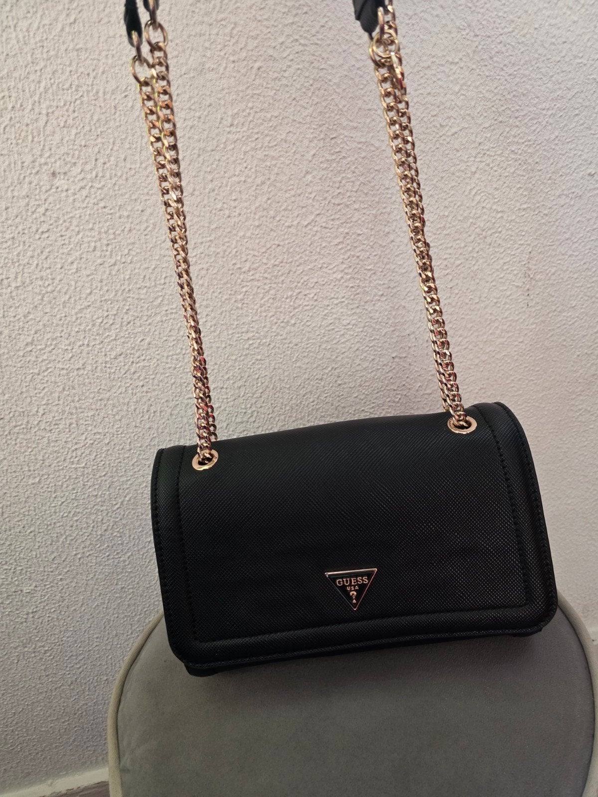 Guess Noelle Xbody Flap Schoudertasje Zwart, Sieraden, Tassen en Uiterlijk, Tassen | Damestassen, Ophalen of Verzenden, Zo goed als nieuw