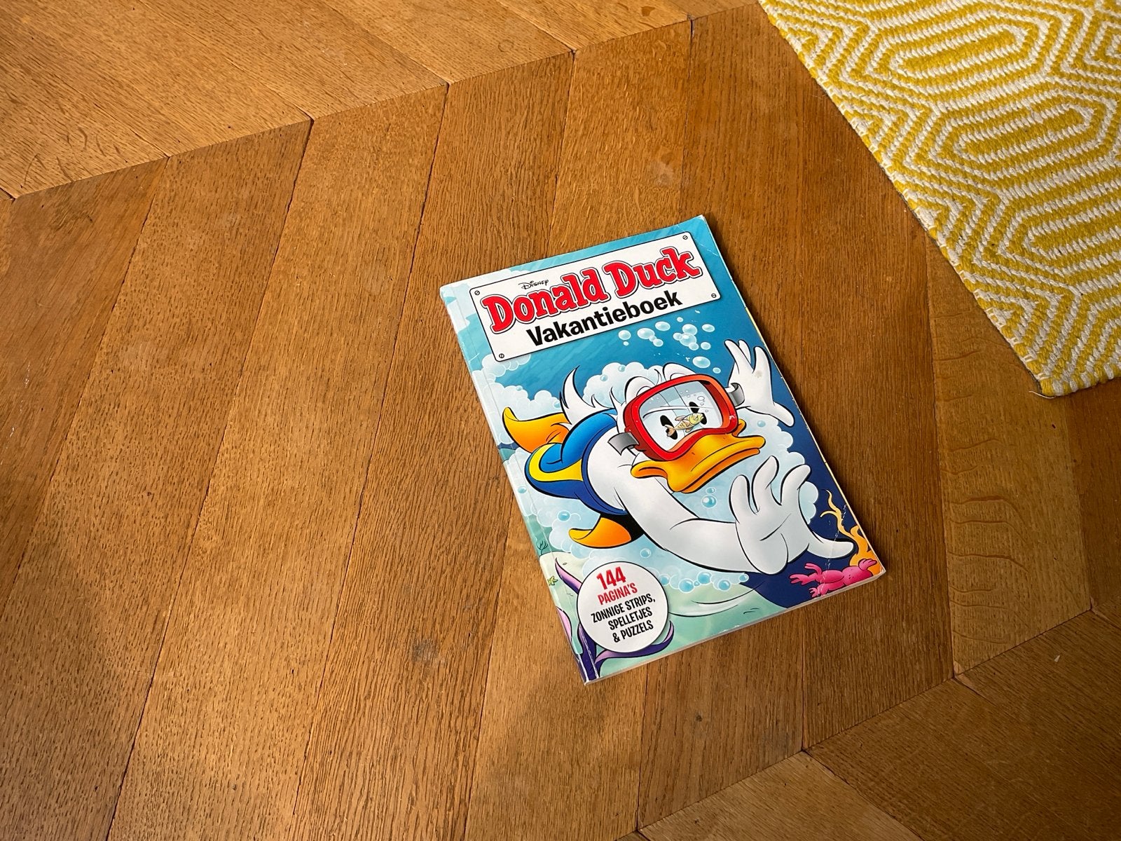 Donald Duck Vakantieboek - 144 pagina's plezier!, Boeken, Stripboeken, Eén stripboek, Ophalen of Verzenden, Zo goed als nieuw