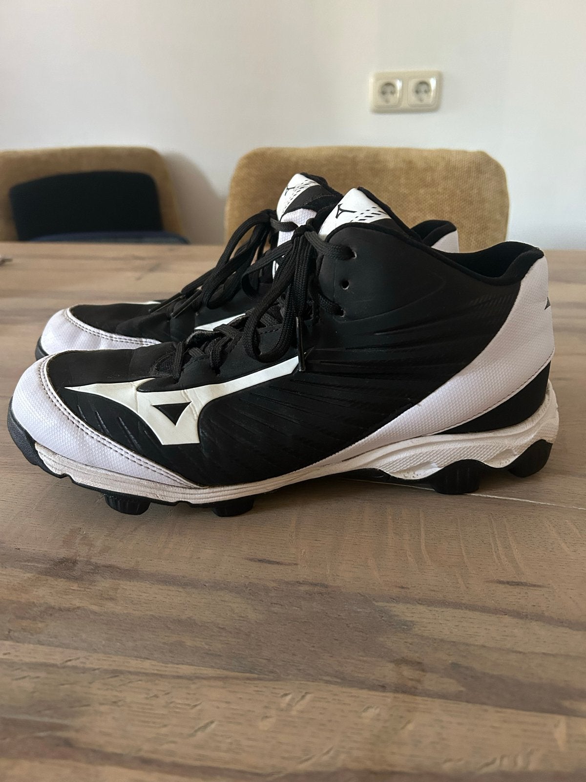 Mizuno 9 Spike Franchise Mid Korfbalschoen Maat 42, Ophalen of Verzenden, Zo goed als nieuw