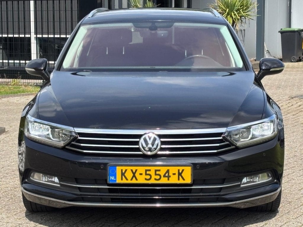Volkswagen Passat Variant 1.6 TDI Highline DSG Automaat 2016, Auto's, Gebruikt, Euro 6, 4 cilinders, Zwart