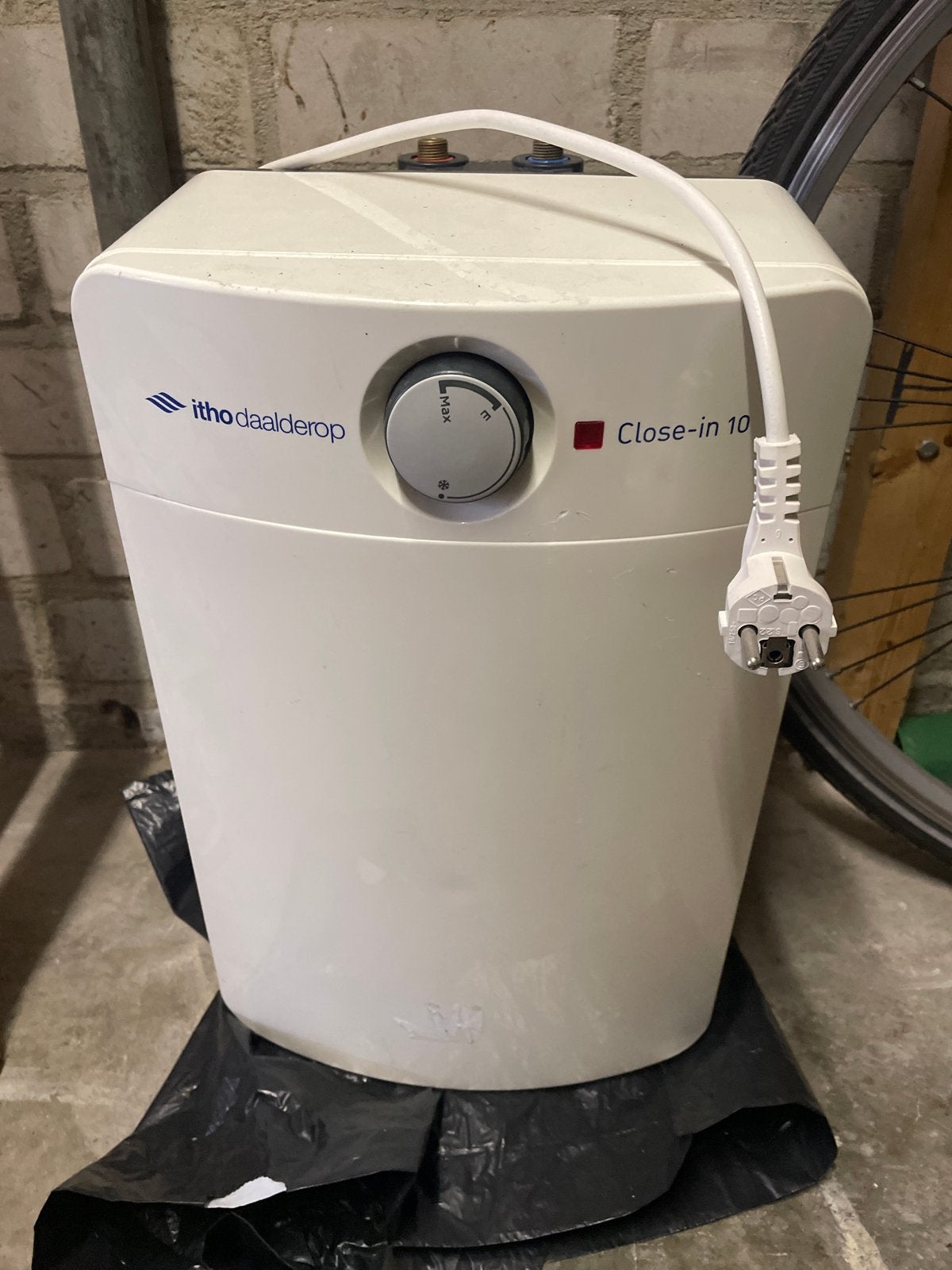 Itho Daalderop Close-in 10 Boiler - Zo goed als nieuw, Doe-het-zelf en Verbouw, Geisers en Boilers, Zo goed als nieuw, Minder dan 20 liter
