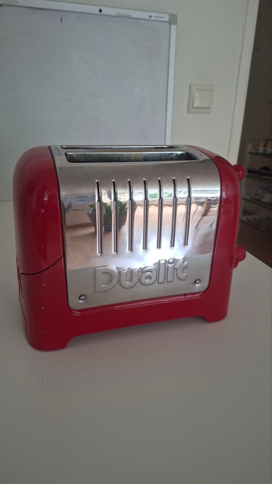 Dualit Lite Broodrooster Rood - Stijlvol en Compact, Ophalen, Gebruikt