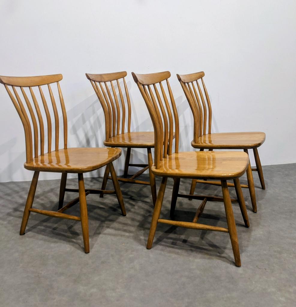 Vier Zweedse vintage stoelen, Huis en Inrichting, Stoelen, Ophalen of Verzenden, Gebruikt, Bruin, Vier
