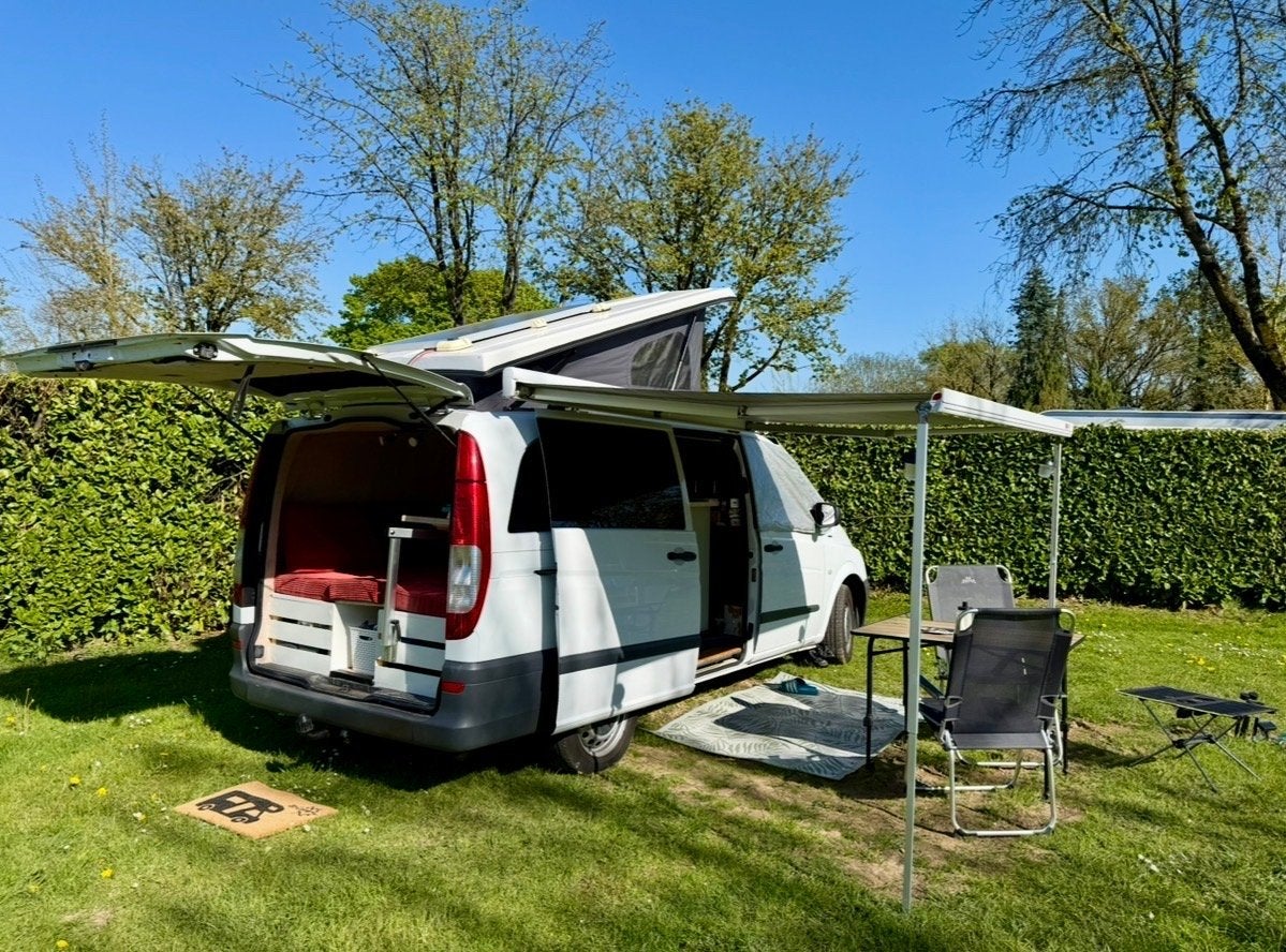 Mercedes-Benz Vito 3-persoons buscamper met slaaphefdak, Caravans en Kamperen, Mercedes-Benz, Tot en met 3, Particulier, Koelkast