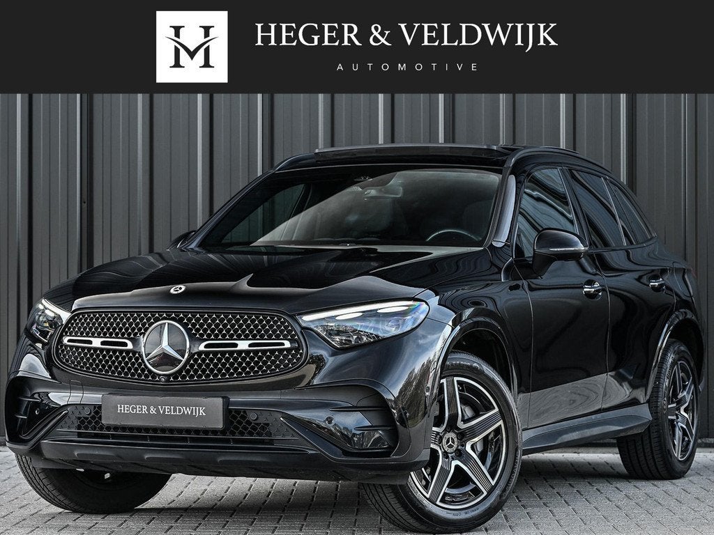 Mercedes-Benz GLC-klasse 300e 4MATIC AMG Line | Panoramadak, Auto's, Automaat, Gebruikt, 4 cilinders, Zwart