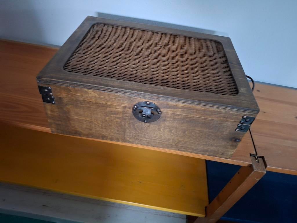 Houten kistje met rieten deksel, Ophalen of Verzenden