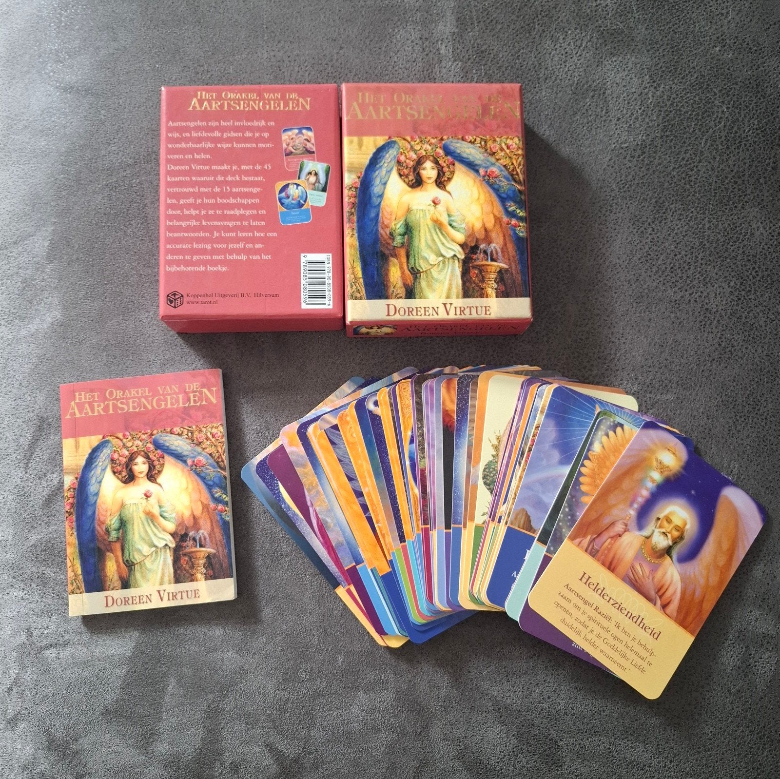 Doreen Virtue - Aartsengelen orakel, Boeken, Tarot of Kaarten leggen, Overige typen, Ophalen of Verzenden, Zo goed als nieuw
