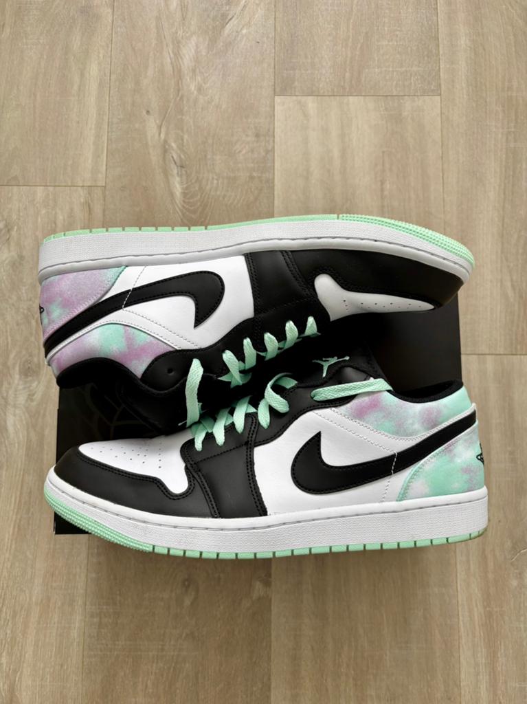 Nike Air Jordan 1 Low Tie Dye, Overige kleuren, Verzenden, Sneakers of Gympen, Zo goed als nieuw
