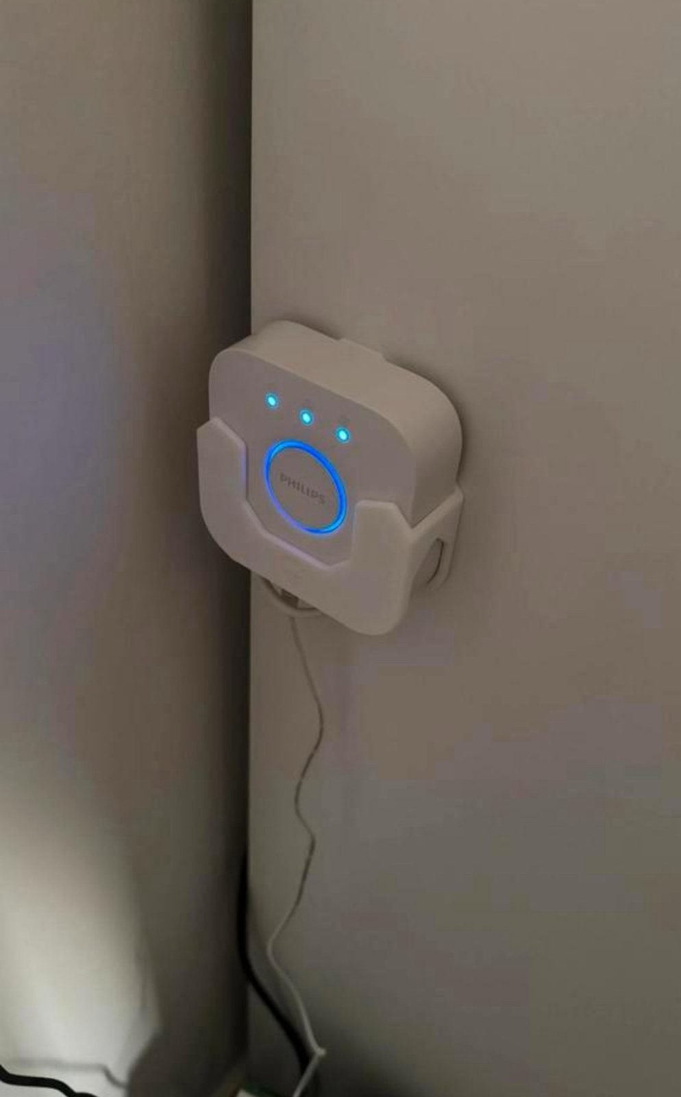 Philips hue bridge wall mount / muurbeugel, Verzenden, Zo goed als nieuw