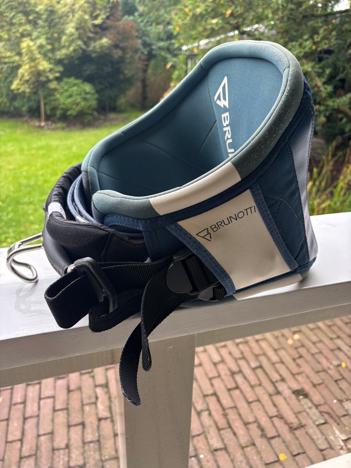 Brunotti Trapeze Maat S, Watersport en Boten, Kitesurfen, Ophalen, Gebruikt, Trapeze, Geen board