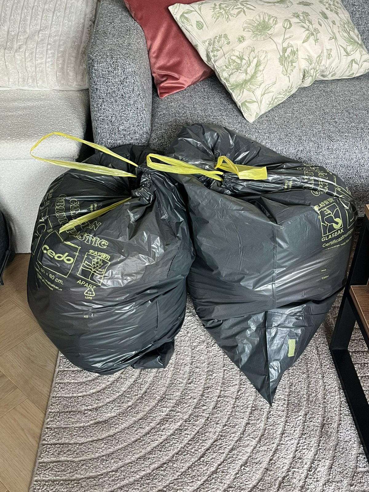 2 vuilniszakken vol kleding (maat M), Kleding | Dames, Ophalen, Gedragen, Maat 38/40 (M)