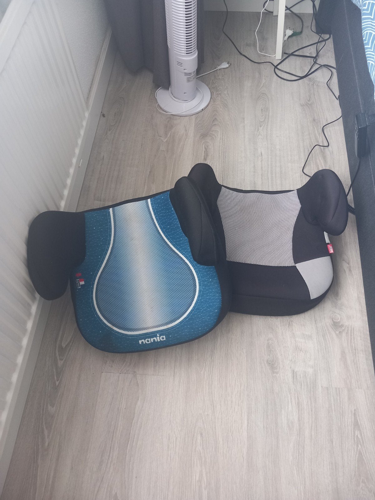 Twee Nania zitverhogers voor kinderen, 15 t/m 36 kg, Ophalen, Overige merken, Gebruikt